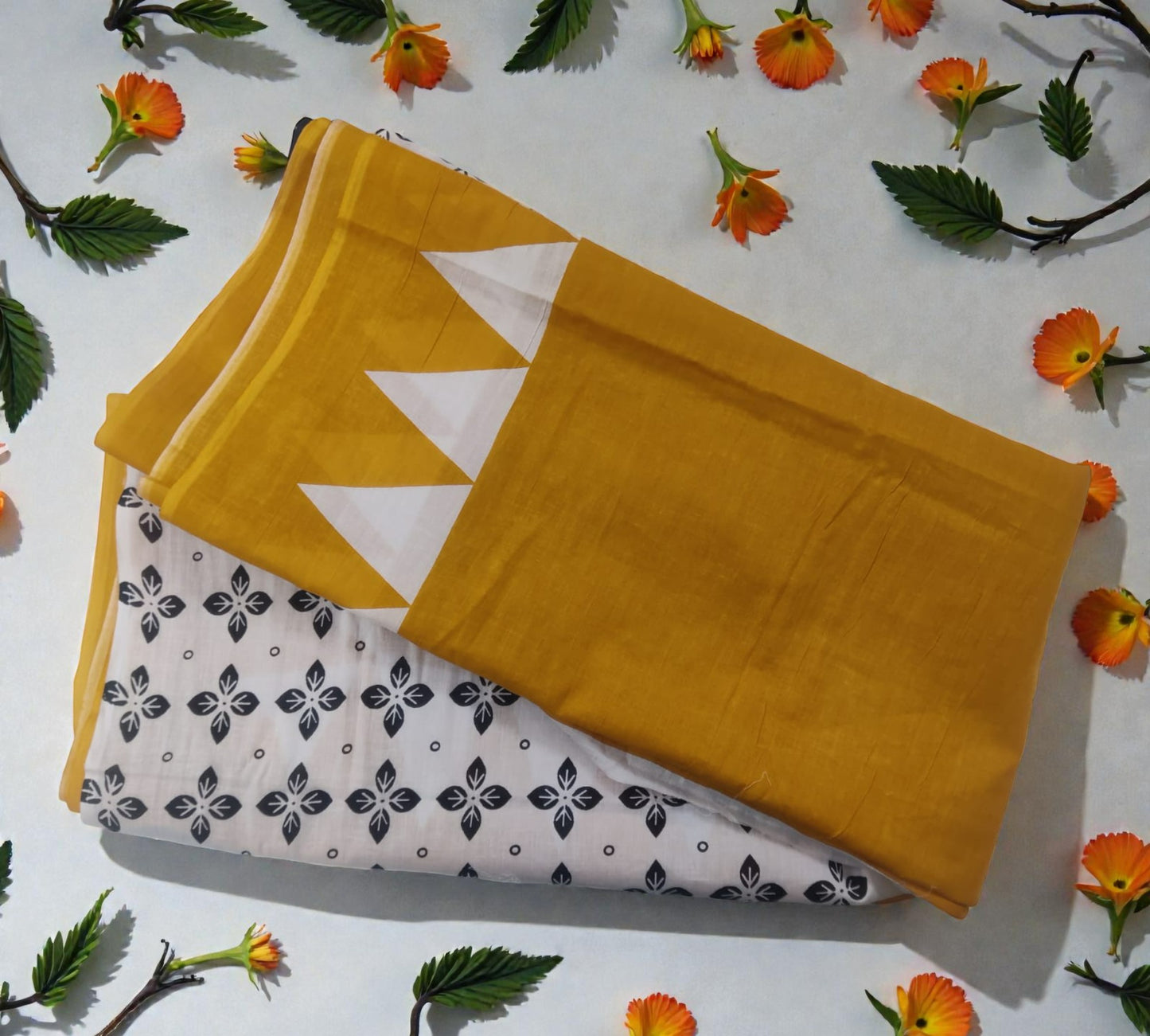 Yellow Geometric Print Mul Cotton Saree