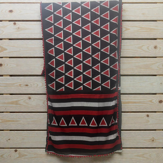 Black & Red Geometric Print Mul Cotton Saree
